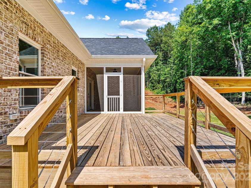 6249 Hayden Drive, Hickory, NC 28601.  MLS# CAR4270292, YatesRealty ID 21789. 