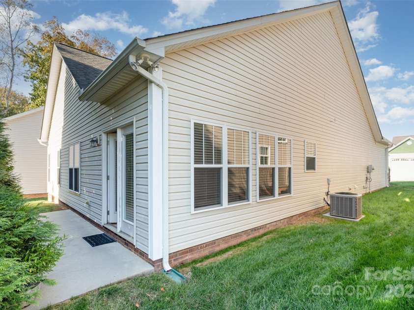 327 River Birch Drive, Salisbury, NC 28146.  MLS# CAR4312481, YatesRealty ID 2179. 