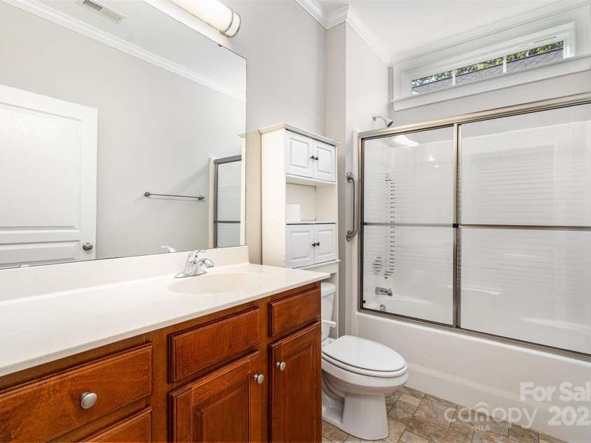 327 River Birch Drive, Salisbury, NC 28146.  MLS# CAR4312481, YatesRealty ID 2179. House bath