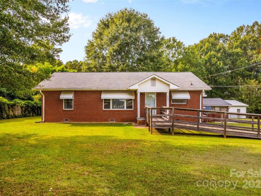 5960/5930 Main Street, Salisbury, NC 28147.  MLS# CAR4188332, YatesRealty ID 2179. 
