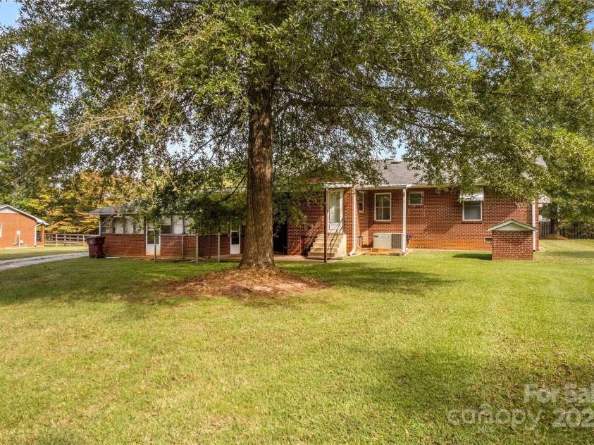 5960/5930 Main Street, Salisbury, NC 28147.  MLS# CAR4188332, YatesRealty ID 2179. 