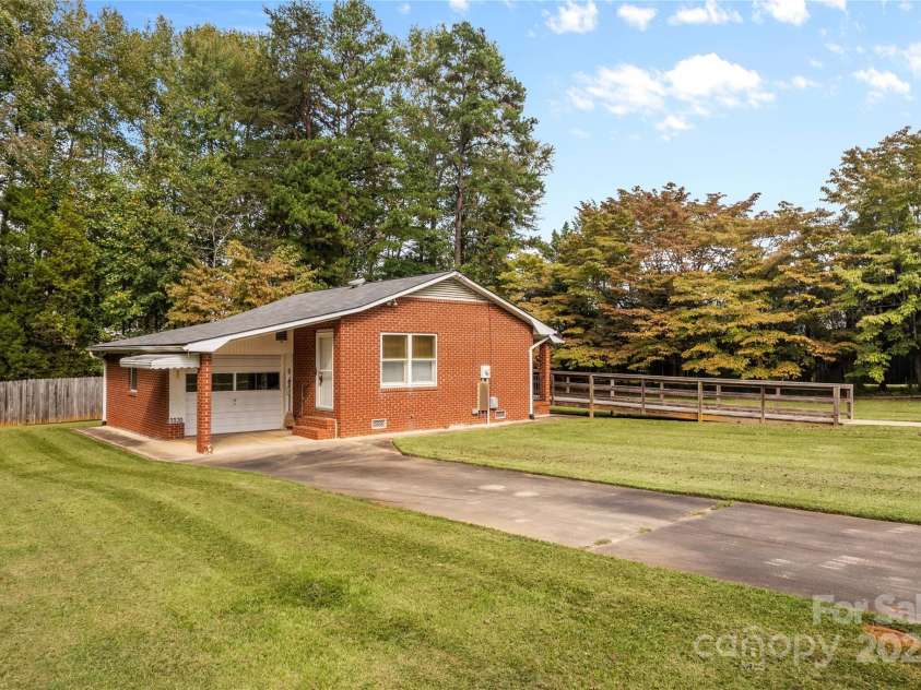 5960/5930 Main Street, Salisbury, NC 28147.  MLS# CAR4188332, YatesRealty ID 2179. 