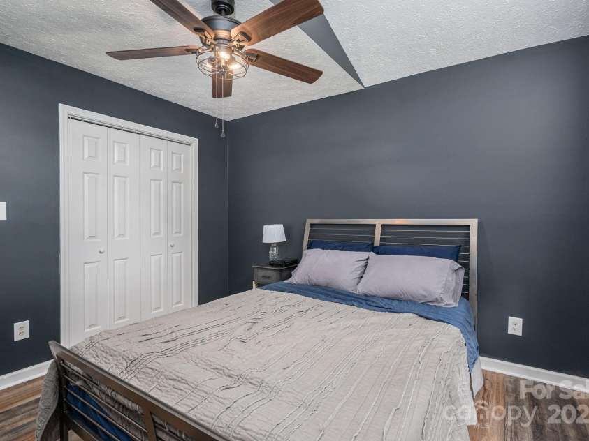 104 Nottingham Drive, Maiden, NC 28650.  MLS# CAR4272679, YatesRealty ID 21790. 