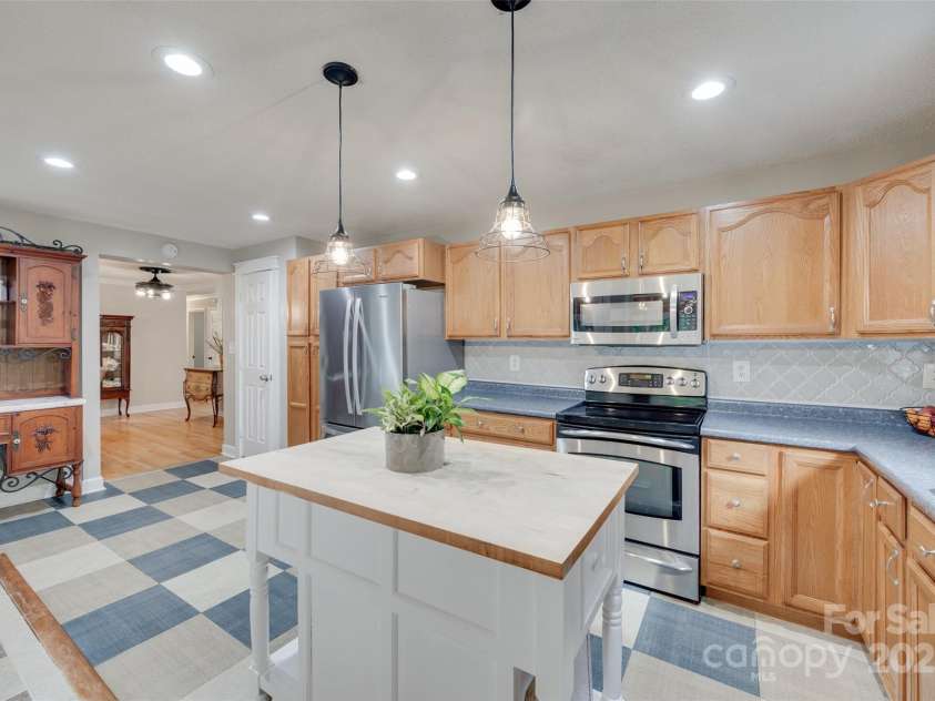 1498 Legion Road, Fort Mill, SC 29715.  MLS# CAR4273108, YatesRealty ID 21792. 