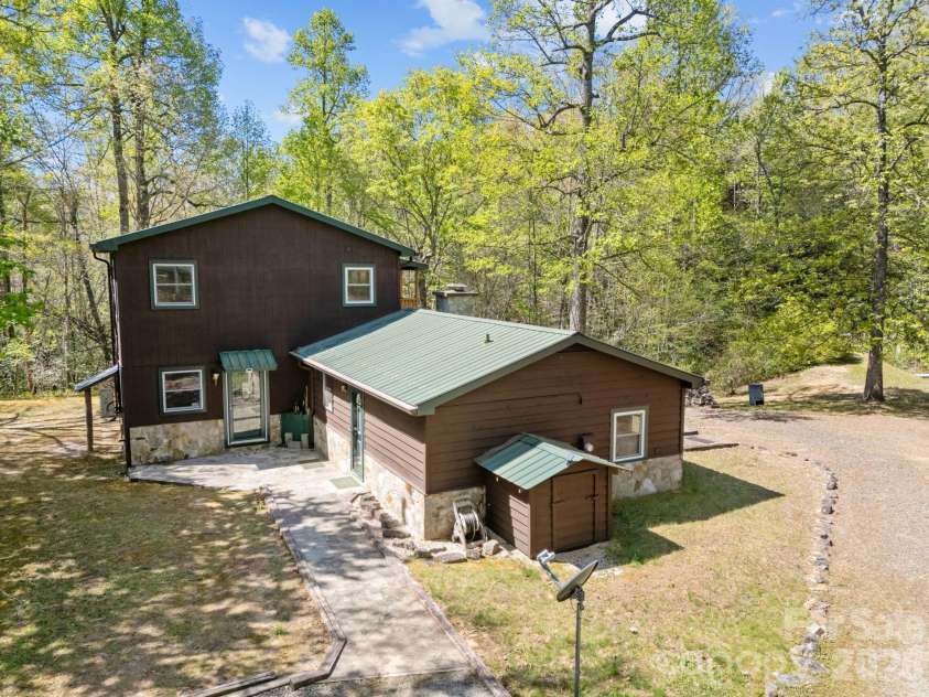 78 Bird Creek Estates Road, Black Mountain, NC 28711.  MLS# CAR4373623, YatesRealty ID 21792. 