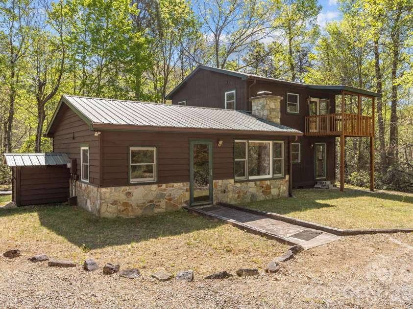 78 Bird Creek Estates Road, Black Mountain, NC 28711.  MLS# CAR4373623, YatesRealty ID 21792. 