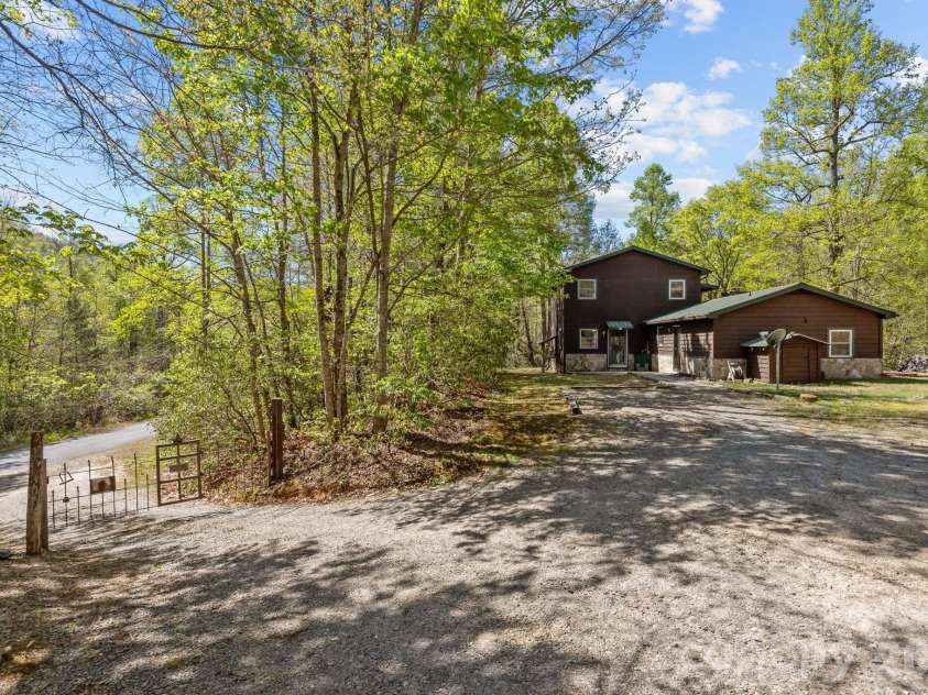 78 Bird Creek Estates Road, Black Mountain, NC 28711.  MLS# CAR4373623, YatesRealty ID 21792. 