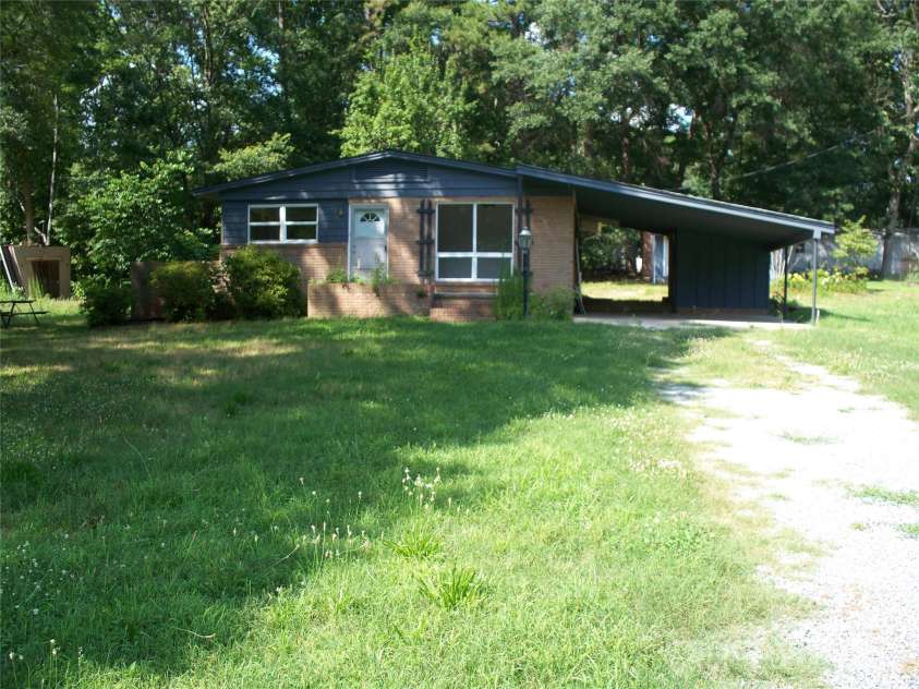 761 Henry Rhodes Road, Lincolnton, NC 28092.  MLS# CAR4274197, YatesRealty ID 21793. 