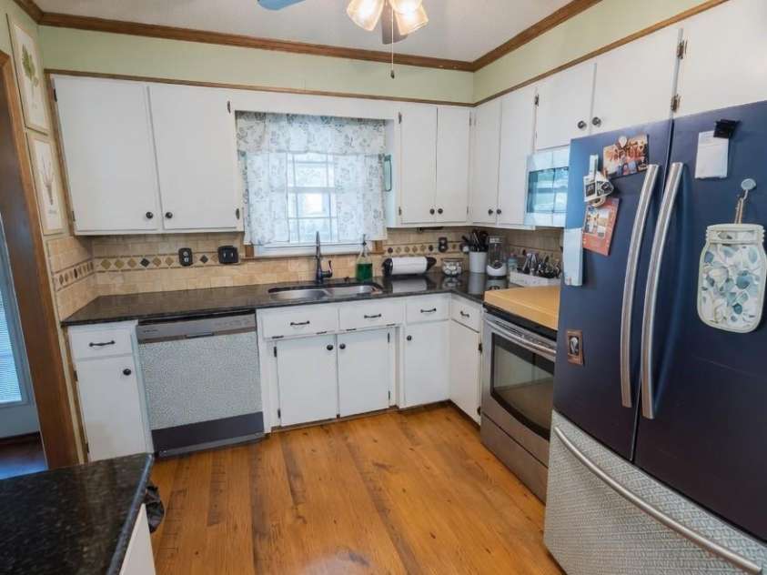608 Cedar Drive, Dallas, NC 28034.  MLS# CAR4374454, YatesRealty ID 21794. 