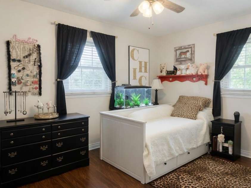 608 Cedar Drive, Dallas, NC 28034.  MLS# CAR4374454, YatesRealty ID 21794. 