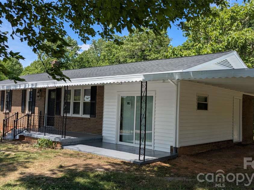 424 Kildare Drive, Shelby, NC 28152.  MLS# CAR4378218, YatesRealty ID 21795. 