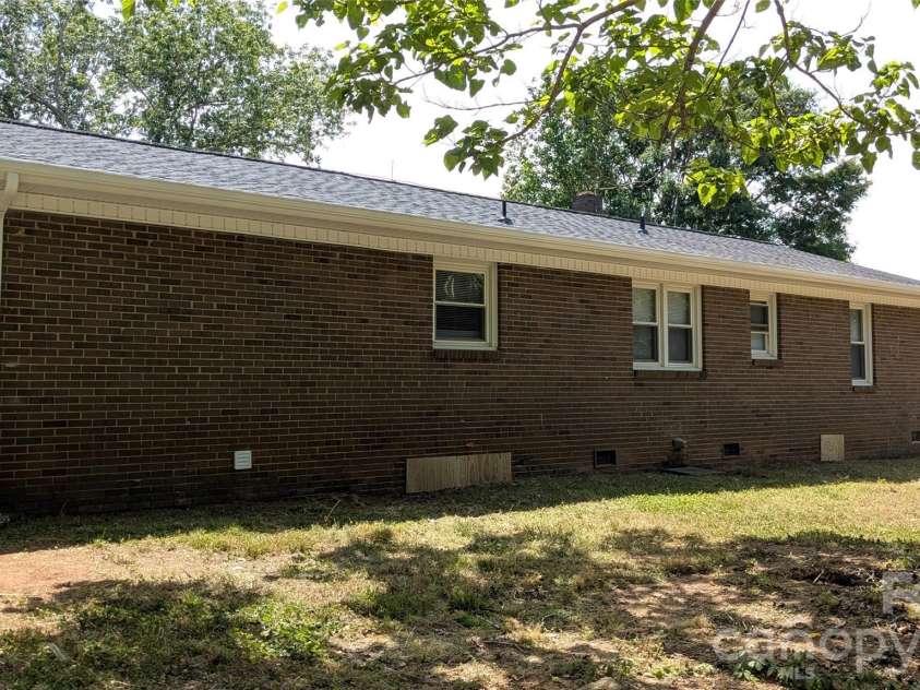 424 Kildare Drive, Shelby, NC 28152.  MLS# CAR4378218, YatesRealty ID 21795. 