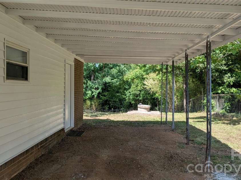 424 Kildare Drive, Shelby, NC 28152.  MLS# CAR4378218, YatesRealty ID 21795. 