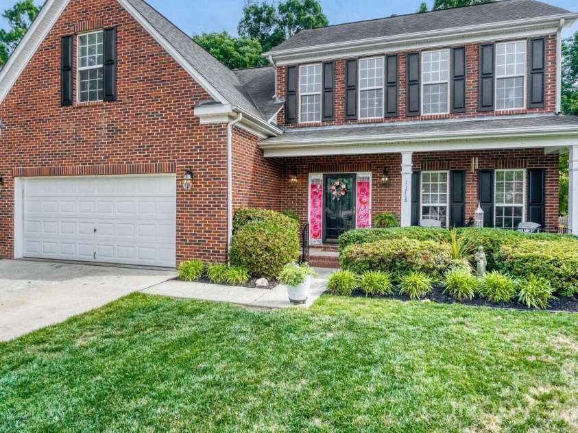 11718 Planters Estates Drive, Charlotte, NC 28278.  MLS# CAR4381888, YatesRealty ID 21796. 