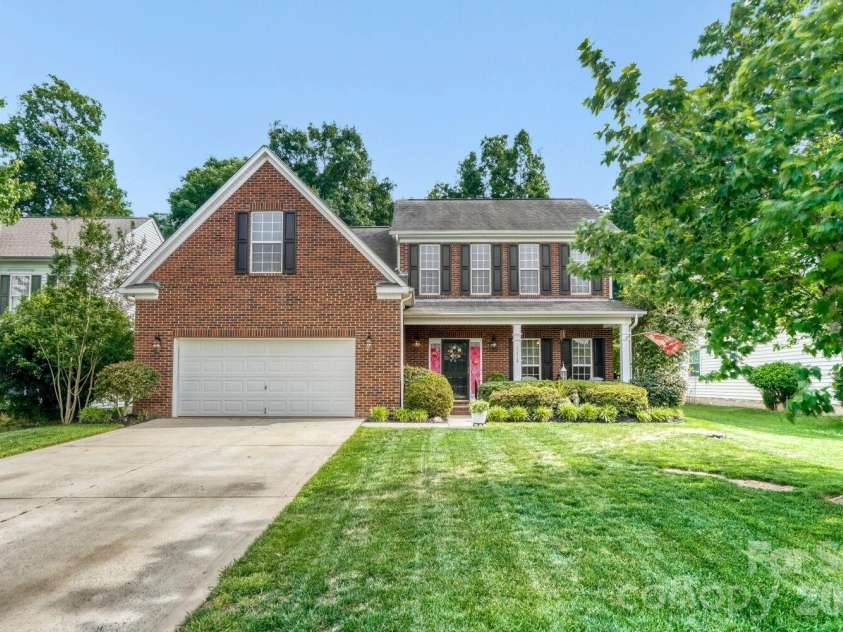 11718 Planters Estates Drive, Charlotte, NC 28278.  MLS# CAR4381888, YatesRealty ID 21796. 