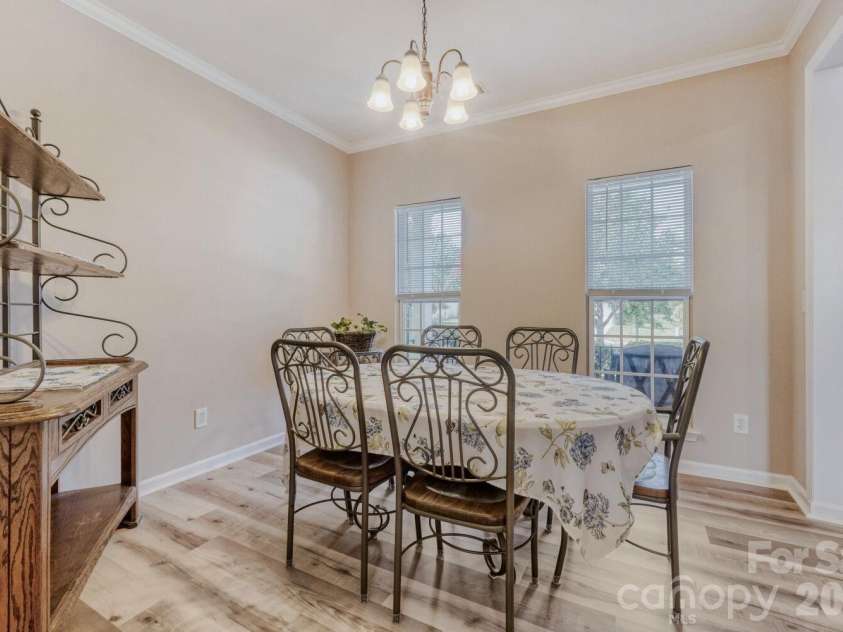 11718 Planters Estates Drive, Charlotte, NC 28278.  MLS# CAR4381888, YatesRealty ID 21796. 