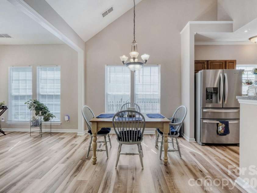 11718 Planters Estates Drive, Charlotte, NC 28278.  MLS# CAR4381888, YatesRealty ID 21796. 