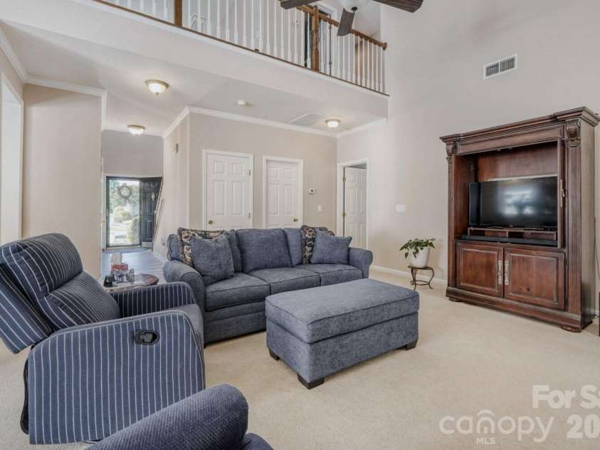 11718 Planters Estates Drive, Charlotte, NC 28278.  MLS# CAR4381888, YatesRealty ID 21796. 