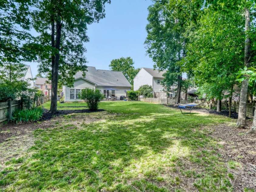 11718 Planters Estates Drive, Charlotte, NC 28278.  MLS# CAR4381888, YatesRealty ID 21796. 