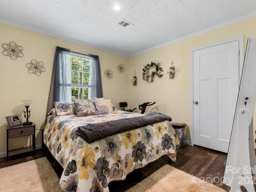 200 Vista Pointe Drive, Stony Point, NC 28678.  MLS# CAR4308315, YatesRealty ID 21797. 