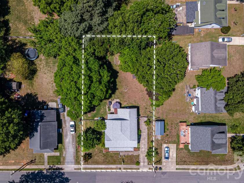 30 Selma Drive, Mooresville, NC 28115.  MLS# CAR4374184, YatesRealty ID 21797. 