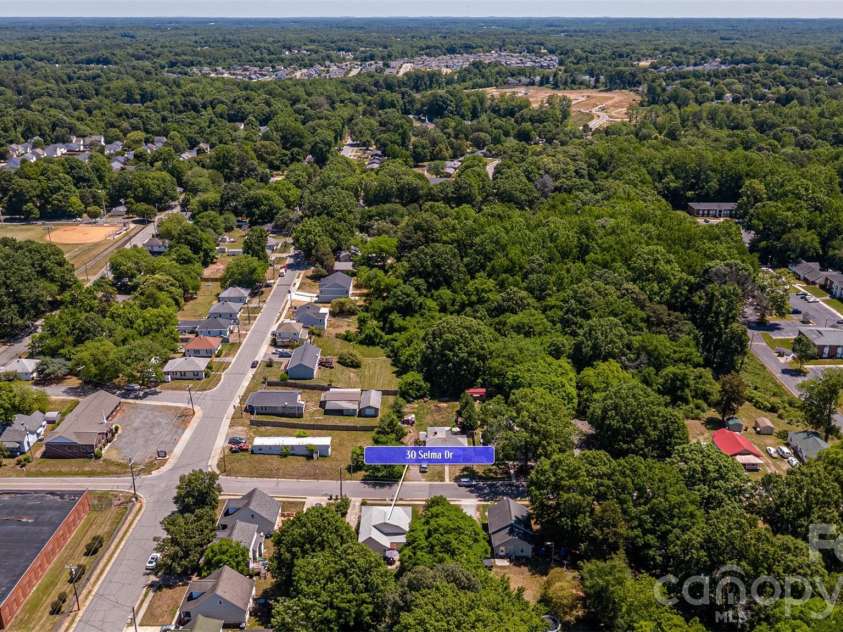 30 Selma Drive, Mooresville, NC 28115.  MLS# CAR4374184, YatesRealty ID 21797. 