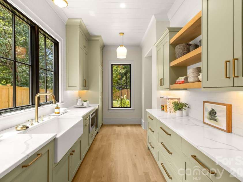 4110 Melchor Avenue, Charlotte, NC 28211.  MLS# CAR4395290, YatesRealty ID 21799. 
