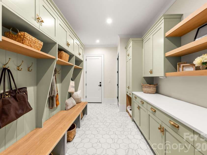 4110 Melchor Avenue, Charlotte, NC 28211.  MLS# CAR4395290, YatesRealty ID 21799. 