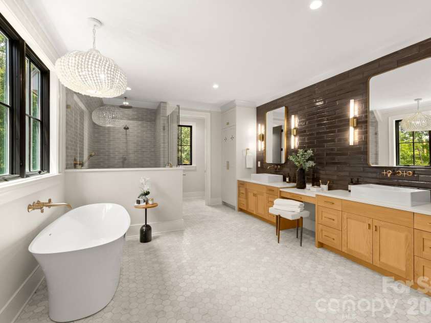 4110 Melchor Avenue, Charlotte, NC 28211.  MLS# CAR4395290, YatesRealty ID 21799. 