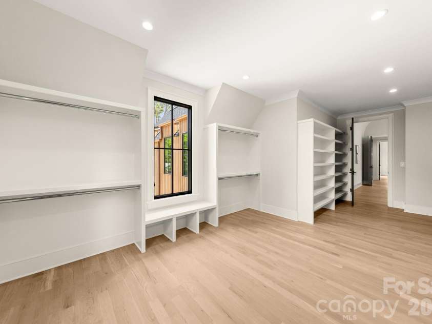 4110 Melchor Avenue, Charlotte, NC 28211.  MLS# CAR4395290, YatesRealty ID 21799. 