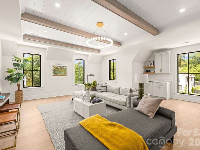 4110 Melchor Avenue, Charlotte, NC 28211.  MLS# CAR4395290, YatesRealty ID 21799. 