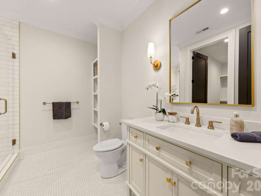 4110 Melchor Avenue, Charlotte, NC 28211.  MLS# CAR4395290, YatesRealty ID 21799. 