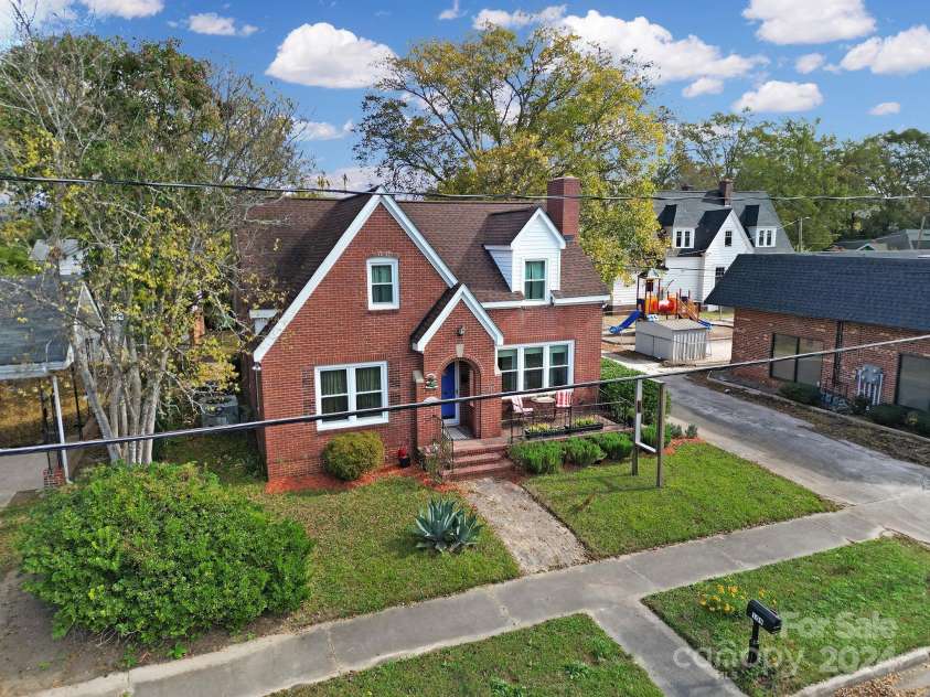 109 York Street, Lancaster, SC 29720.  MLS# CAR4188266, YatesRealty ID 218. 
