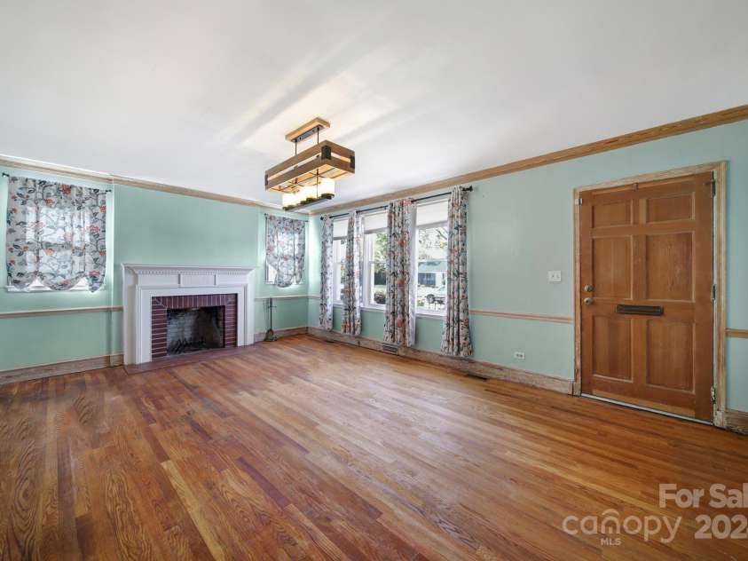 109 York Street, Lancaster, SC 29720.  MLS# CAR4188266, YatesRealty ID 218. 