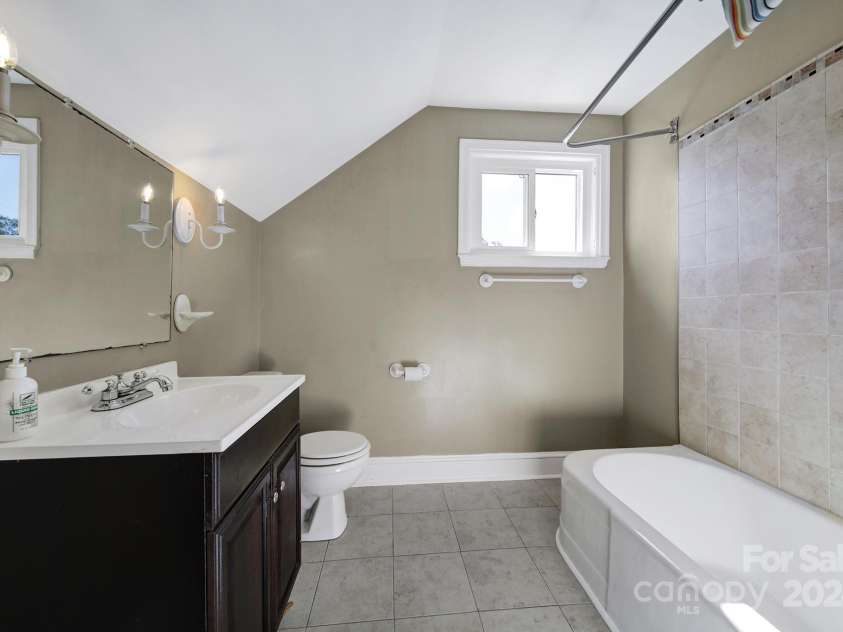 109 York Street, Lancaster, SC 29720.  MLS# CAR4188266, YatesRealty ID 218. 