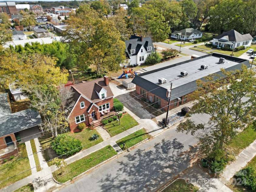 109 York Street, Lancaster, SC 29720.  MLS# CAR4188266, YatesRealty ID 218. 