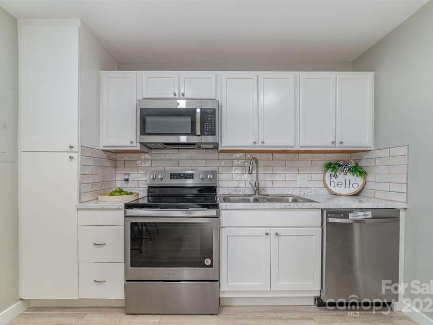 1111 Barrington Street, Wadesboro, NC 28170.  MLS# CAR4224838, YatesRealty ID 2180. Kitchen