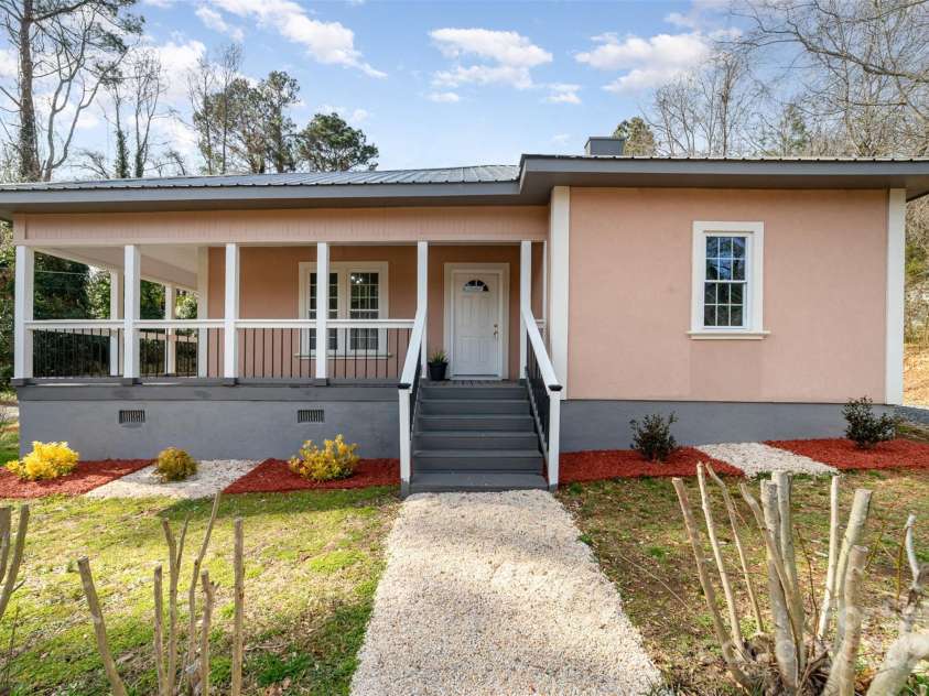 1111 Barrington Street, Wadesboro, NC 28170.  MLS# CAR4224838, YatesRealty ID 2180. Welcome Home!