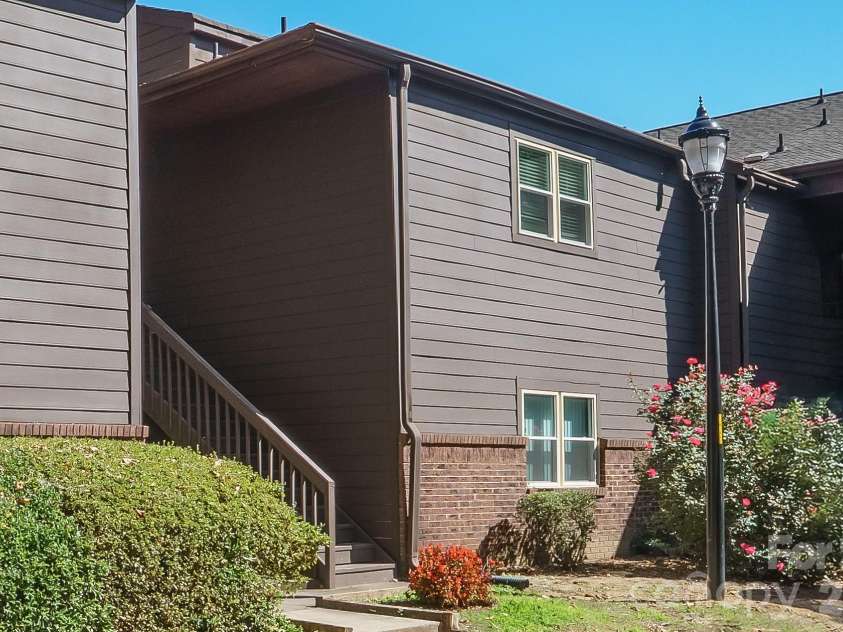 8015 Cedar Glen Drive, Charlotte, NC 28212.  MLS# CAR4308486, YatesRealty ID 2180. 