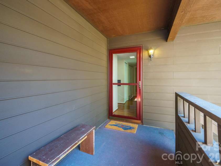 8015 Cedar Glen Drive, Charlotte, NC 28212.  MLS# CAR4308486, YatesRealty ID 2180. 