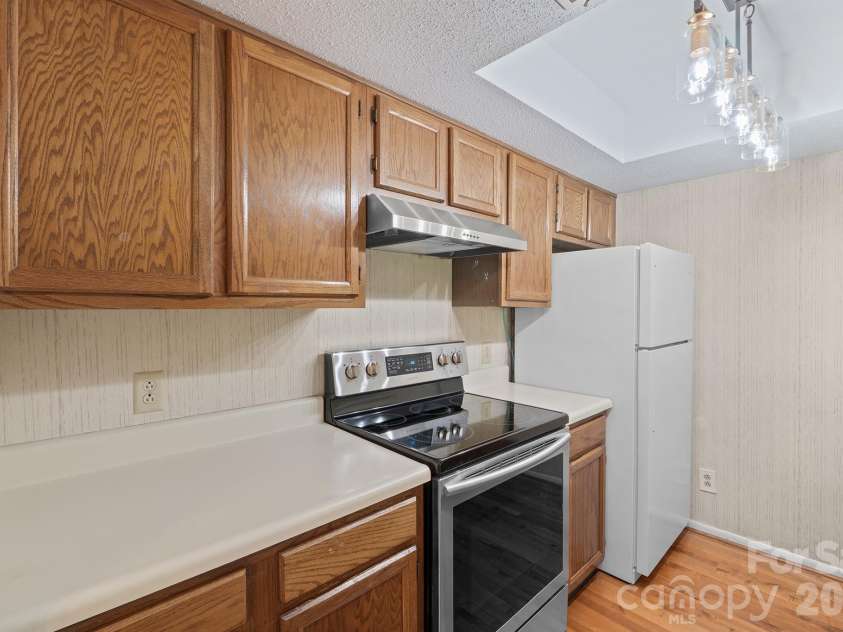 8015 Cedar Glen Drive, Charlotte, NC 28212.  MLS# CAR4308486, YatesRealty ID 2180. 