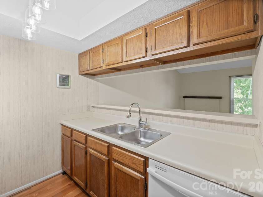 8015 Cedar Glen Drive, Charlotte, NC 28212.  MLS# CAR4308486, YatesRealty ID 2180. 