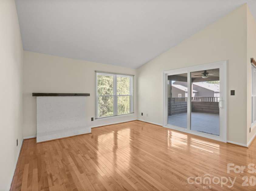 8015 Cedar Glen Drive, Charlotte, NC 28212.  MLS# CAR4308486, YatesRealty ID 2180. 