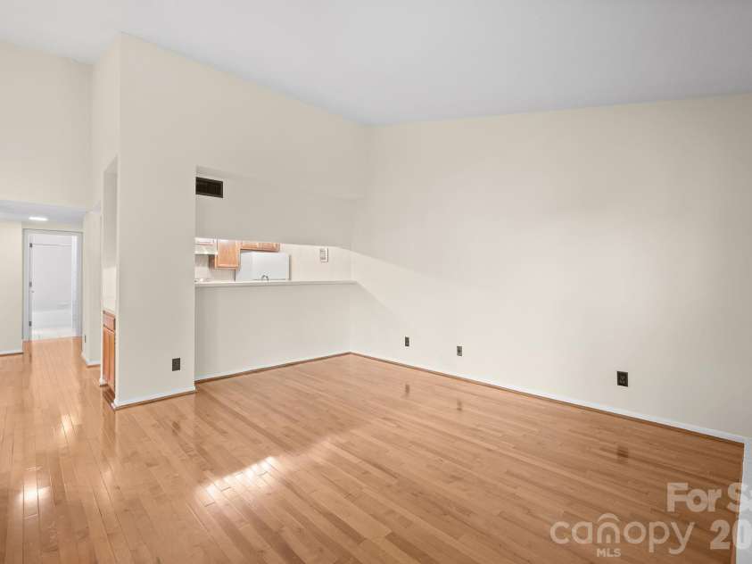 8015 Cedar Glen Drive, Charlotte, NC 28212.  MLS# CAR4308486, YatesRealty ID 2180. 