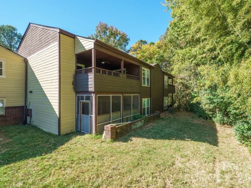 8015 Cedar Glen Drive, Charlotte, NC 28212.  MLS# CAR4308486, YatesRealty ID 2180. 