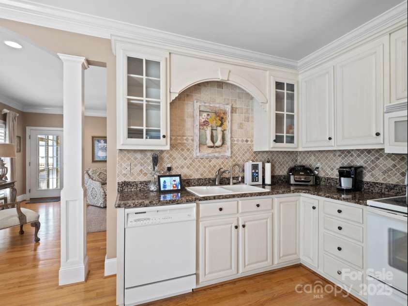 5572 Yorke Street, Concord, NC 28027.  MLS# CAR4274605, YatesRealty ID 21800. 