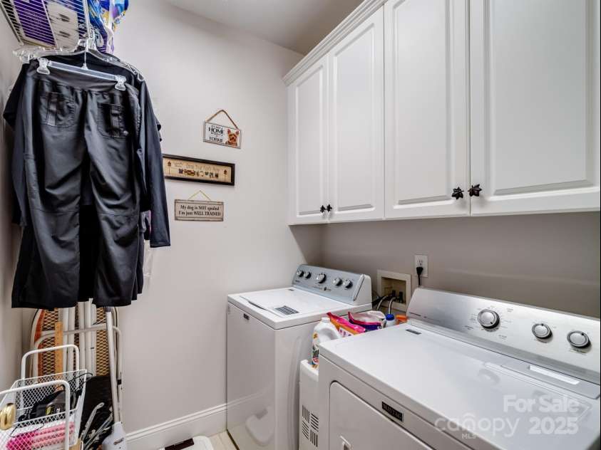 5572 Yorke Street, Concord, NC 28027.  MLS# CAR4274605, YatesRealty ID 21800. 