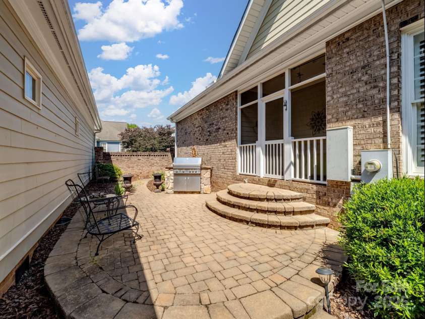 5572 Yorke Street, Concord, NC 28027.  MLS# CAR4274605, YatesRealty ID 21800. 