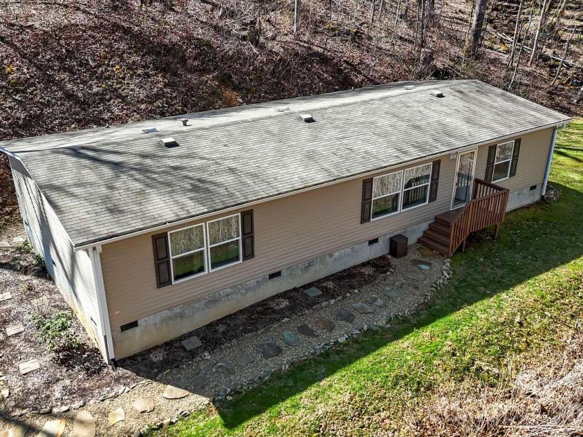 256 Inglewood Cove Road, Waynesville, NC 28786.  MLS# CAR4359162, YatesRealty ID 21801. 