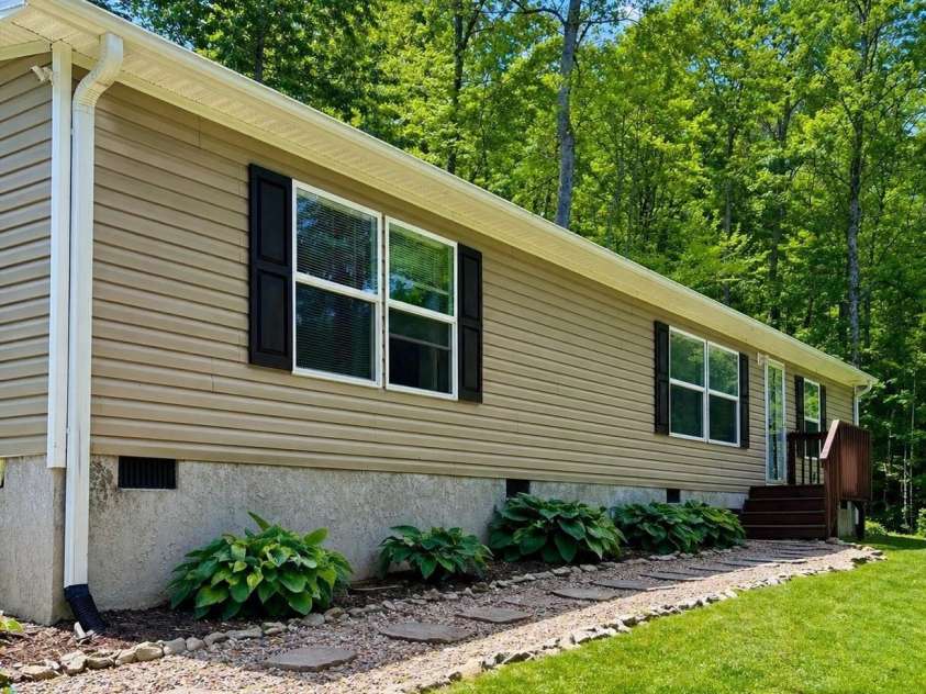 256 Inglewood Cove Road, Waynesville, NC 28786.  MLS# CAR4359162, YatesRealty ID 21801. 